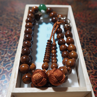 Sandalwood (largest bead: aventurine)